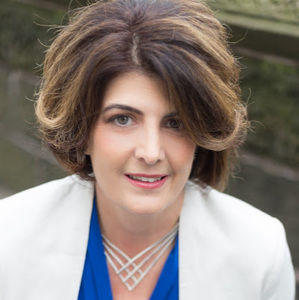 Meet your Posher, Dina